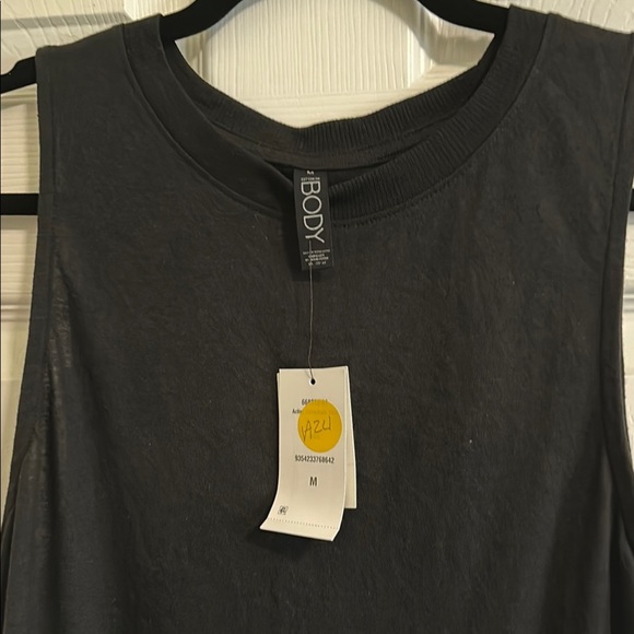 Black Scoop Neck Active Curve Hem Tank - Cotton On BODY NWT Size Medium - Picture 2 of 3